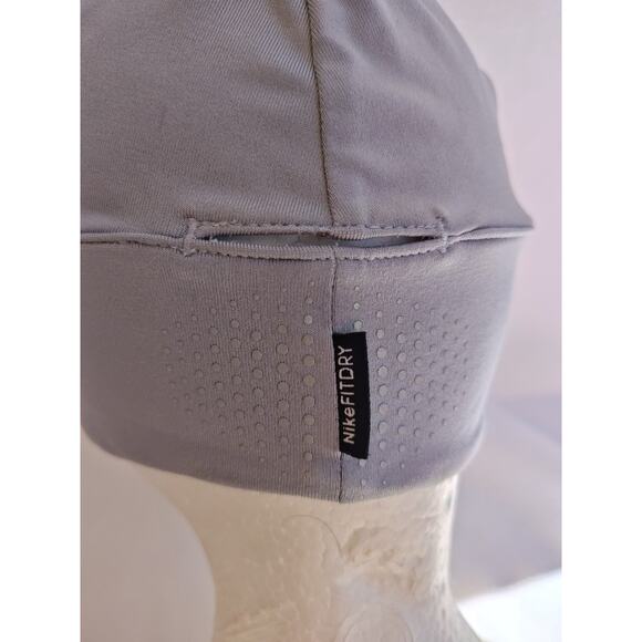 Womens Nike Running Beanie PONYTAIL HOLDER Thermal Run Gray Lightweight - Picture 6 of 9